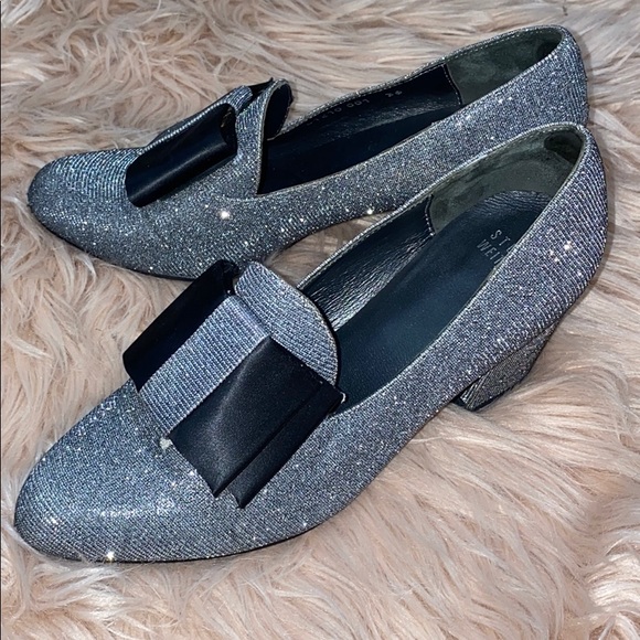 Stuart weitzman women’s heels size 6 silver color - Picture 8 of 8
